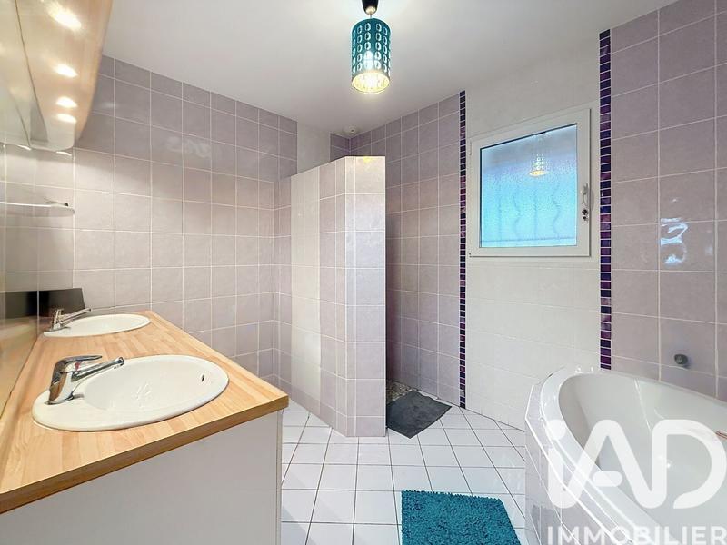 Maison - 168 m² - 6 pièces