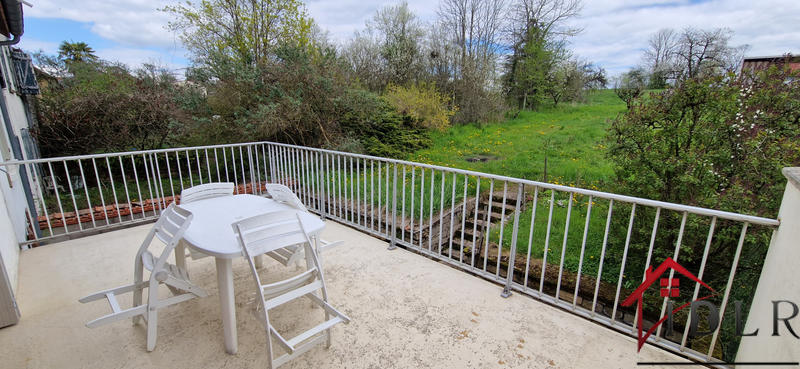 Maison de village - 228 m² - 8 pièces