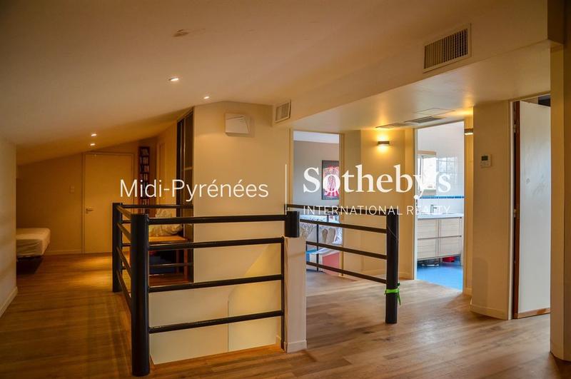 Maison - 230 m² - 6 pièces