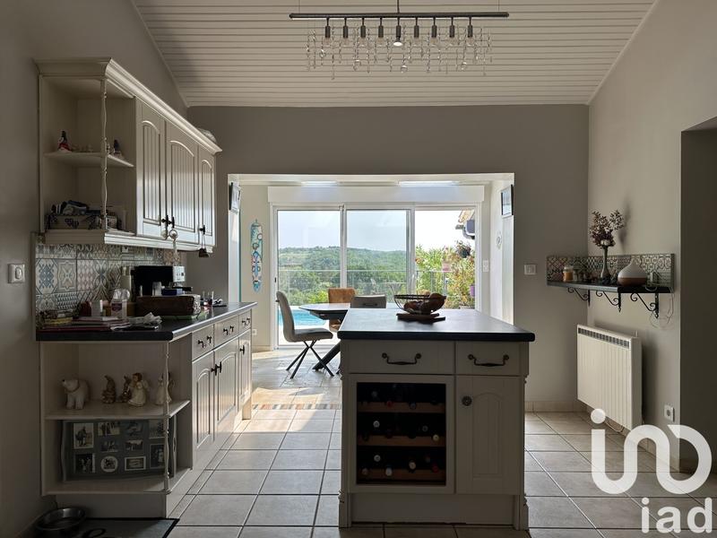 Maison - 211 m² - 8 pièces