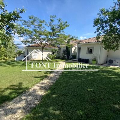 Maison - 338 m² - 8 pièces