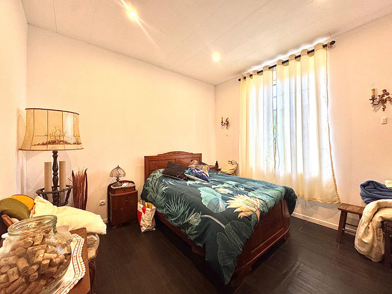 Demeure - 250 m² - 6 pièces