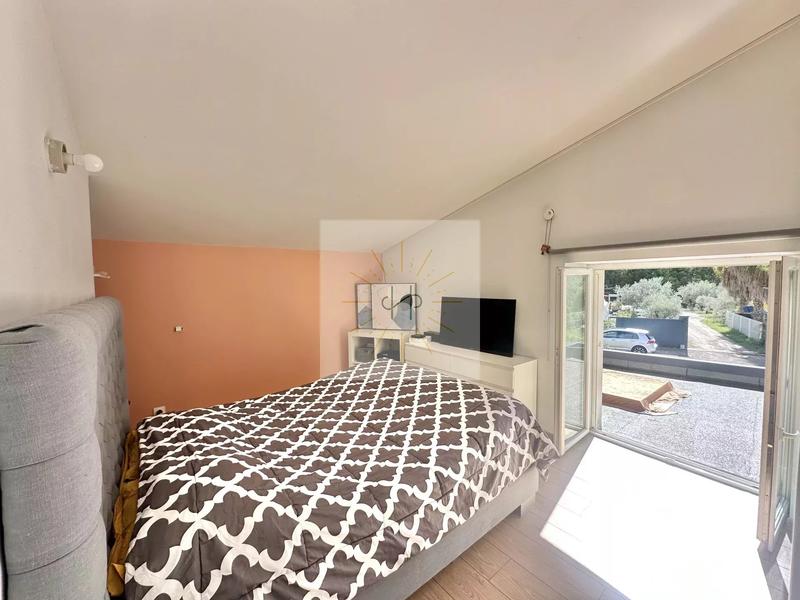 Maison - 161 m² - 9 pièces