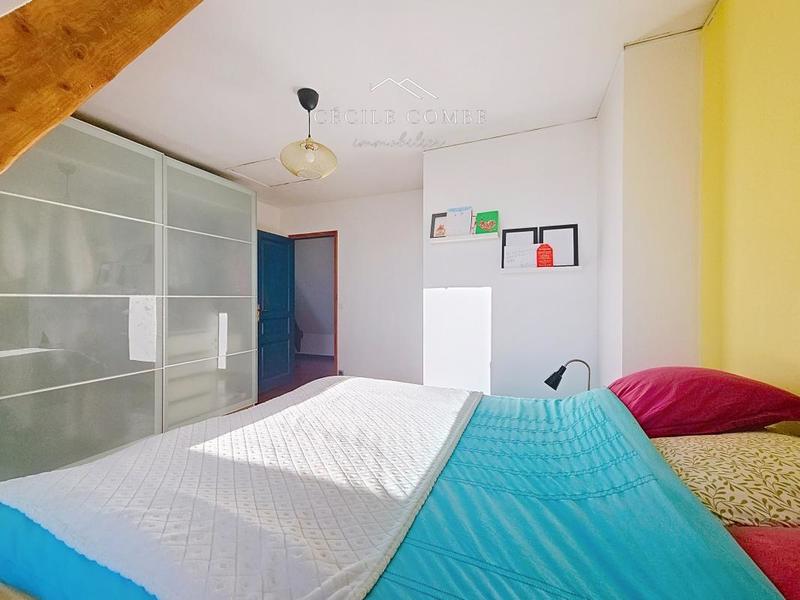 Pavillon - 180 m² - 7 pièces