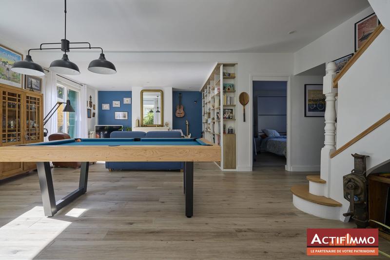 Maison contemporaine - 250 m² - 7 pièces