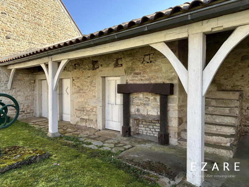 Maison - 240 m² - 9 pièces