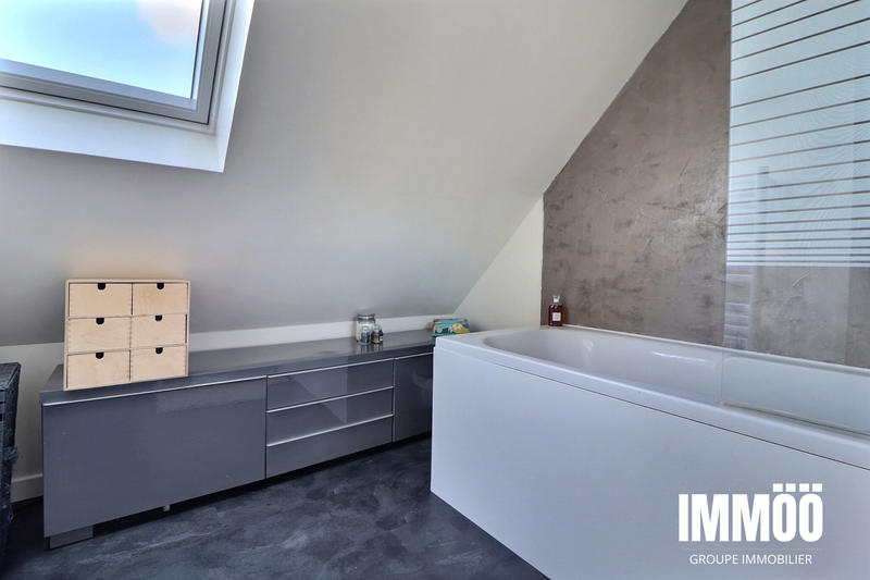 Maison traditionnelle - 115 m² - 6 pièces