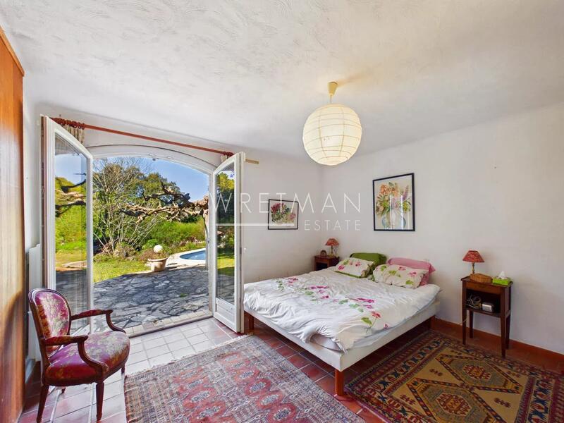 Villa - 233 m² - 8 pièces