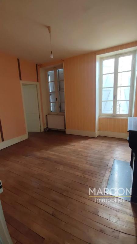 Maison - 207 m² - 9 pièces