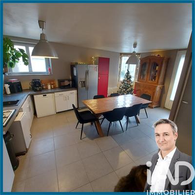 Maison - 95 m² - 5 pièces