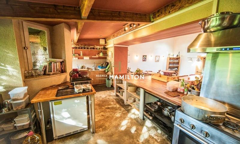 Propriété - 378 m² - 10 pièces