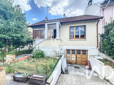 Maison - 98 m² - 4 pièces