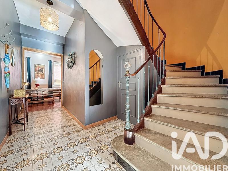 Maison - 225 m² - 9 pièces