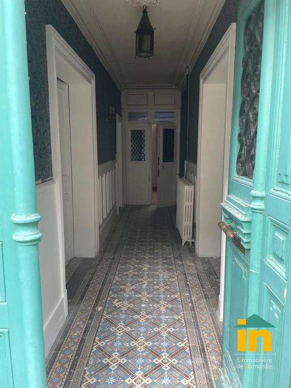 Maison de ville - 221 m² - 8 pièces