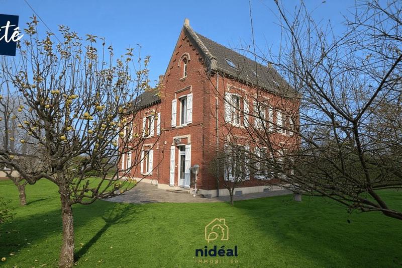 Maison - 283 m² - 12 pièces