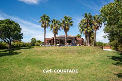 Maison - 222 m² - 7 pièces