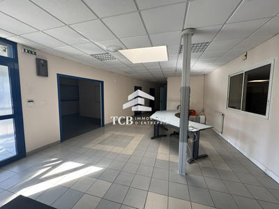 Local d'activités - 1 445 m²