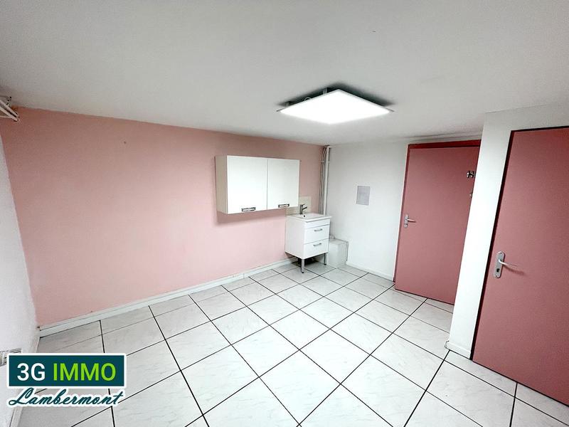 Local commercial - 241 m² - 4 pièces