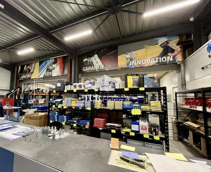Local d'activités - 2 358 m²