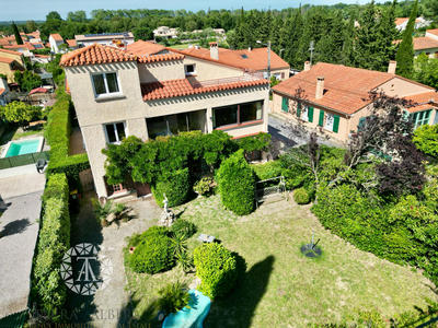 Villa - 308 m² - 12 pièces