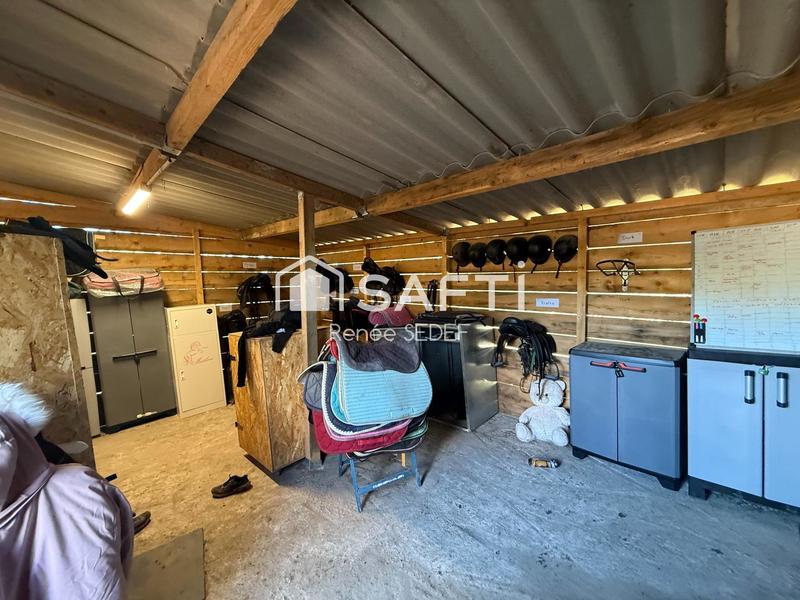 Local commercial - 120 000 m²