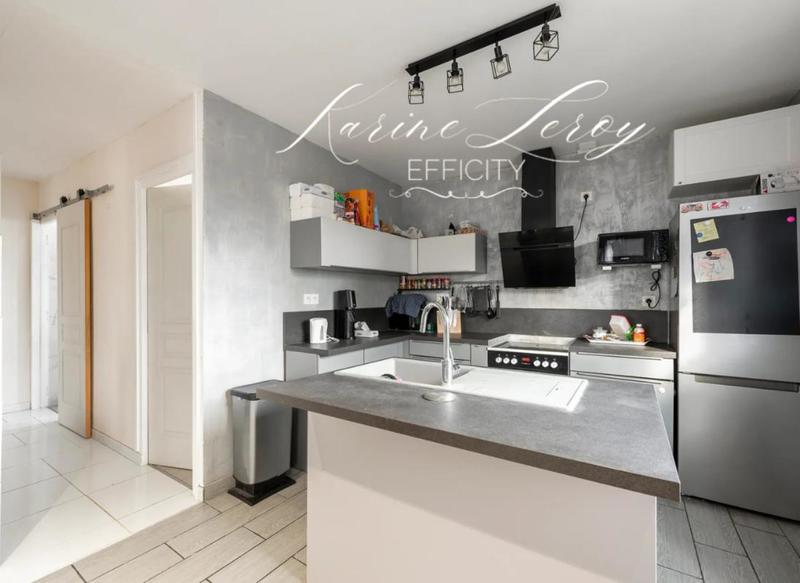 Maison - 93 m² - 5 pièces