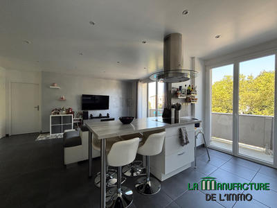 Appartement - 79 m² - 4 pièces