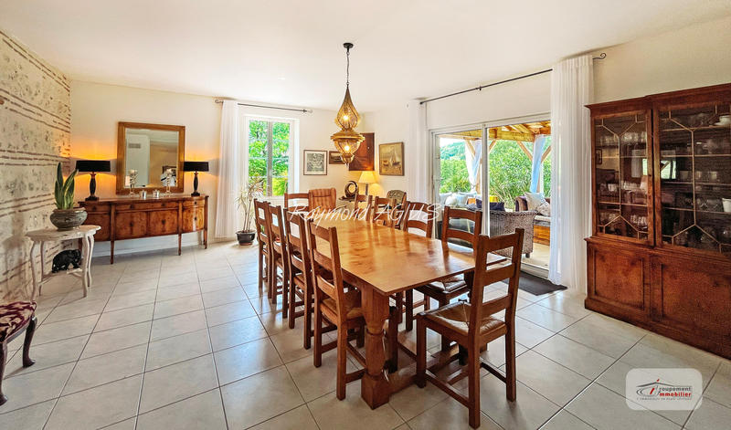 Maison - 515 m² - 16 pièces