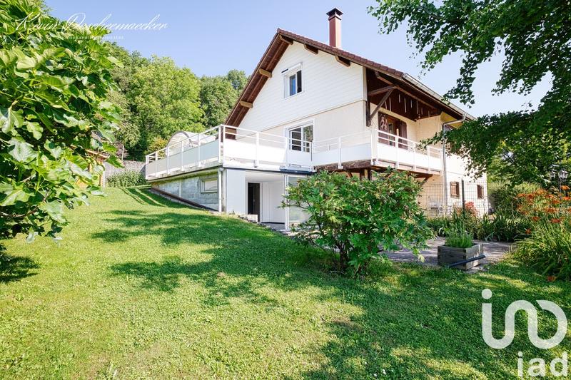 Maison - 208 m² - 8 pièces