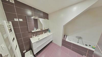 Loft - 121 m² - 5 pièces