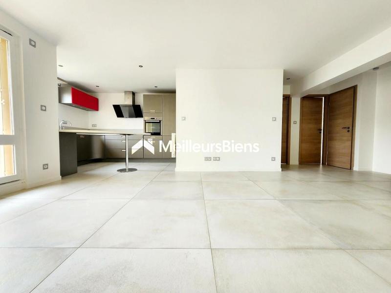 Appartement ancien - 66 m² - 3 pièces