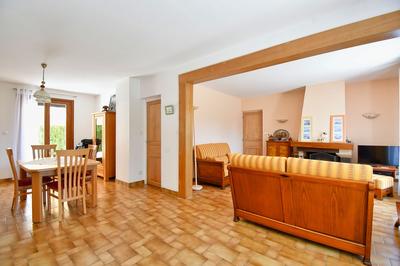 Maison - 142 m² - 5 pièces