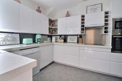 Maison - 170 m² - 8 pièces