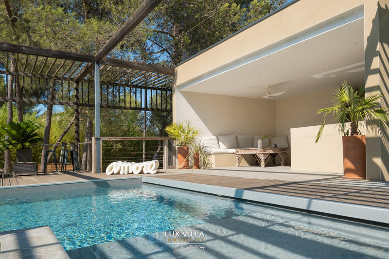 Villa - 295 m² - 10 pièces