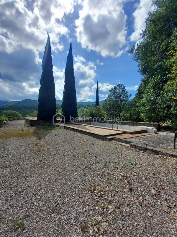 Maison - 400 m² - 17 pièces