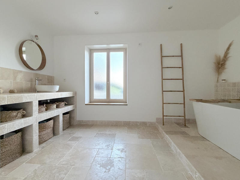 Maison - 255 m² - 7 pièces