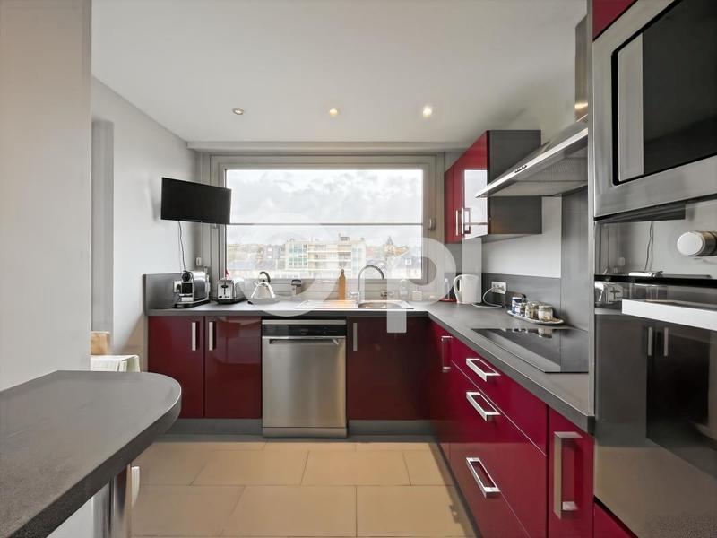 Appartement - 99 m² - 4 pièces