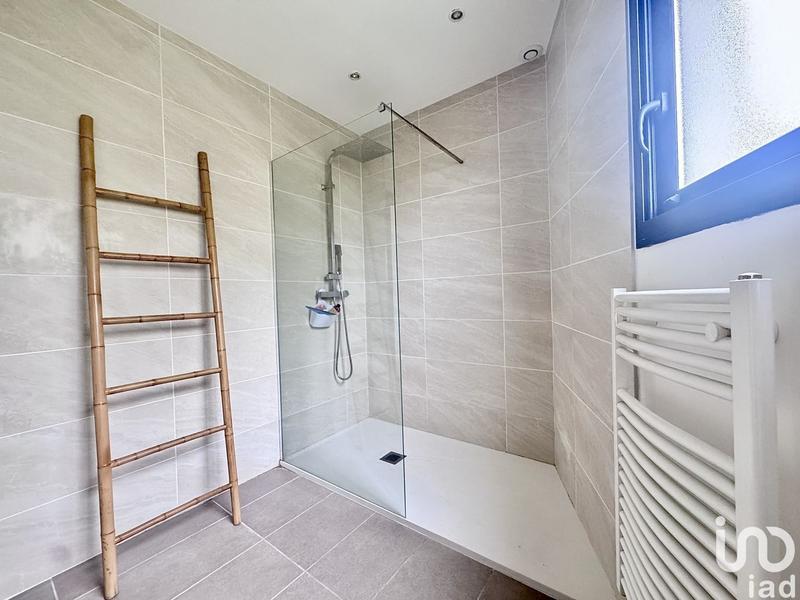 Maison - 225 m² - 5 pièces