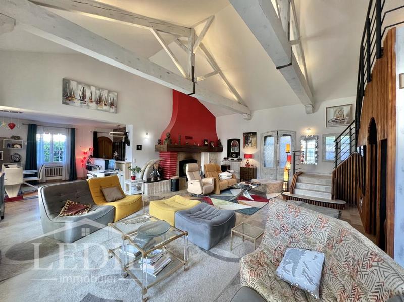 Maison en pierre - 218 m² - 5 pièces