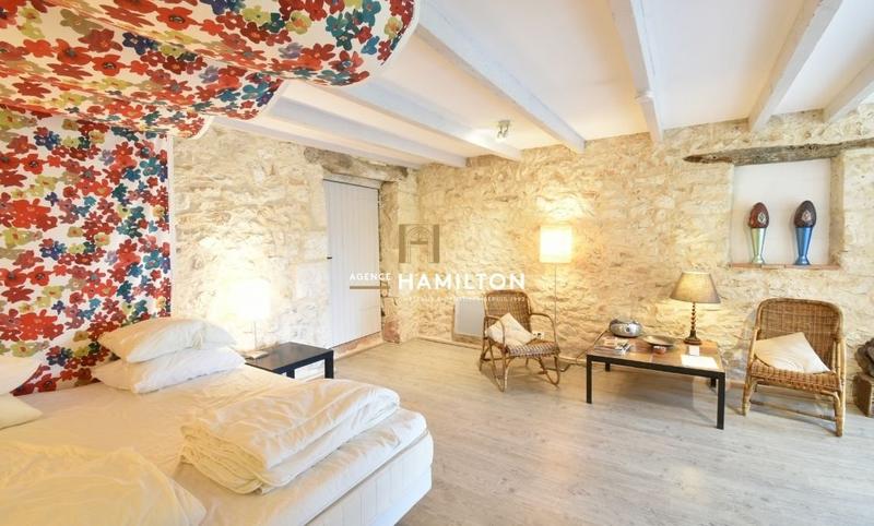 Propriété - 655 m² - 18 pièces