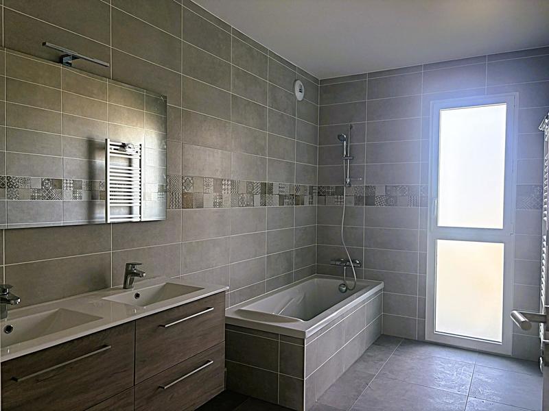 Appartement - 99 m² - 4 pièces