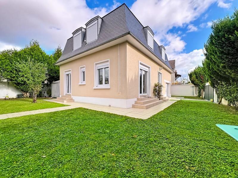 Maison - 143 m² - 6 pièces