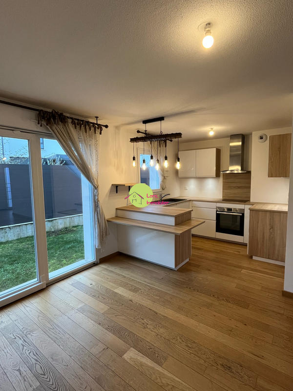 Maison - 90 m² - 5 pièces