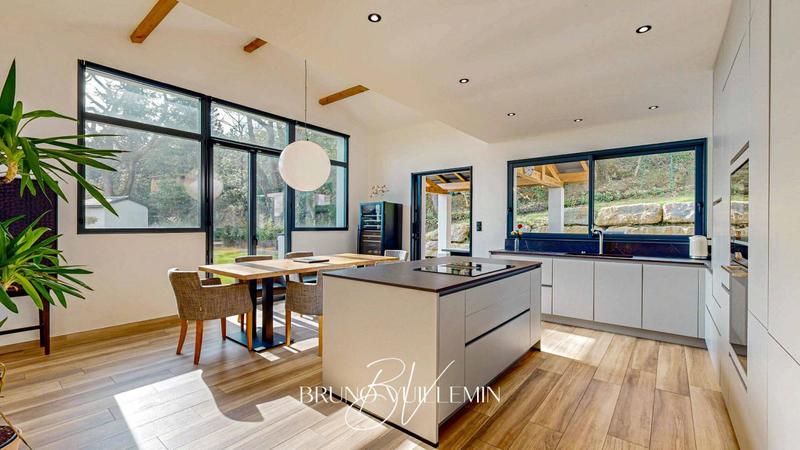 Villa - 198 m² - 8 pièces