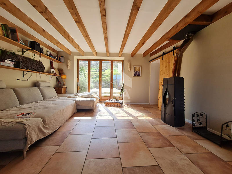 Maison - 213 m² - 9 pièces