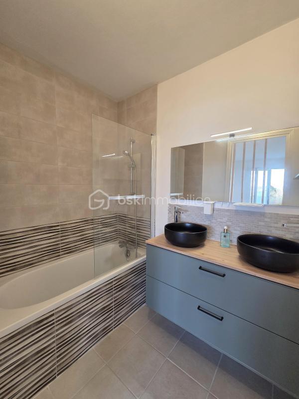 Appartement - 80 m² - 4 pièces