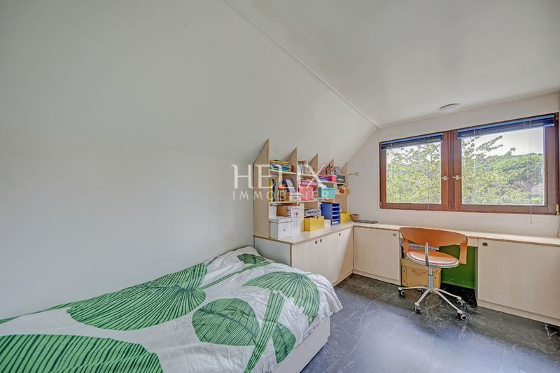 Maison - 98 m² - 5 pièces