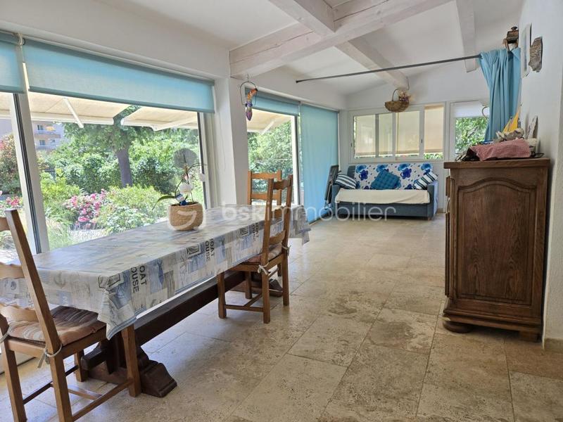 Villa - 300 m² - 8 pièces