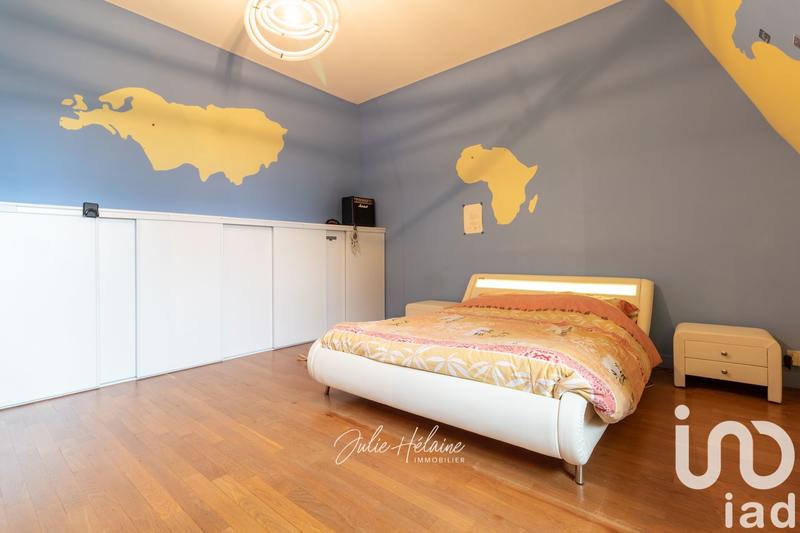 Maison - 196 m² - 8 pièces