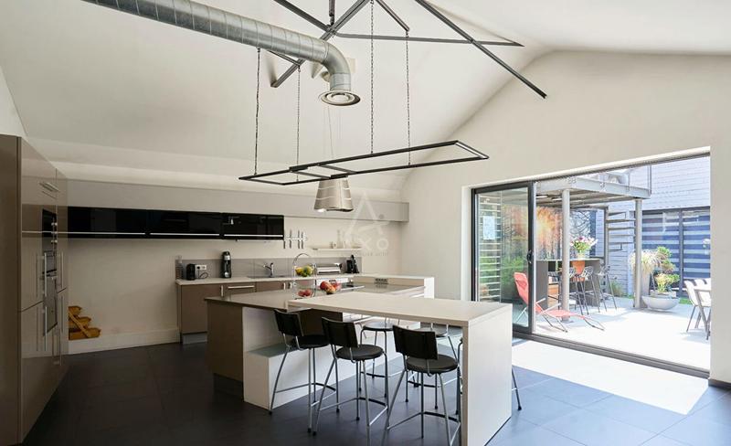 Maison - 286 m² - 8 pièces